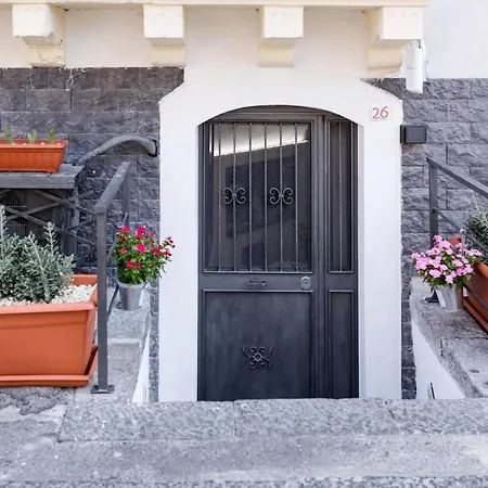La Piccola Grotta Ursino Σπίτι διακοπών