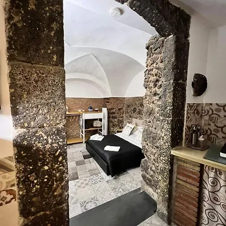 La Piccola Grotta Ursino Catania