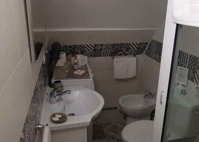 La Piccola Grotta Ursino * Catania