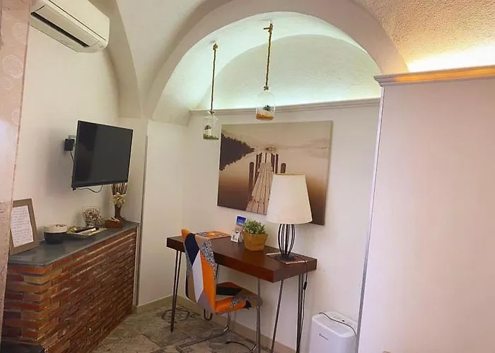 La Piccola Grotta Ursino * Catania